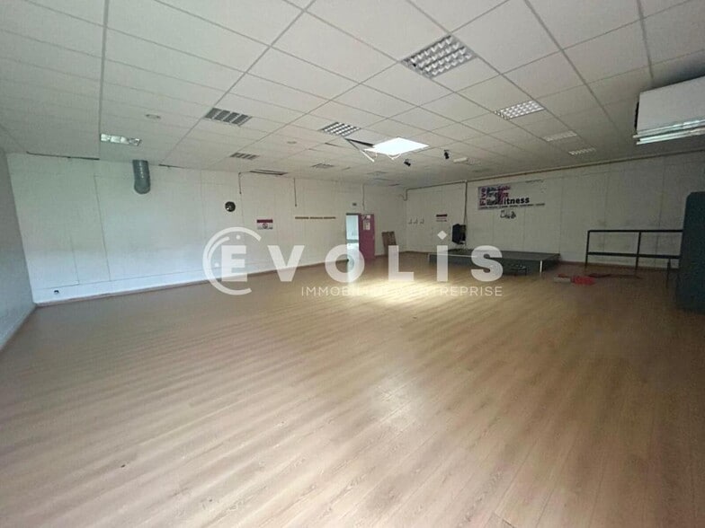 Local d'activités dans Varennes-sur-Seine à vendre - Photo intérieure – Image 2 sur 4
