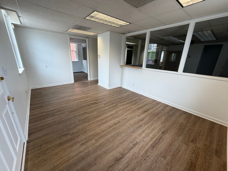 131 W 2nd St, Rutherfordton, NC à louer - Photo intérieure – Image 3 sur 13