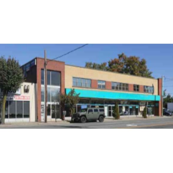 450 Jericho Tpke, Mineola, NY à vendre - Photo de l’immeuble – Image 1 sur 4