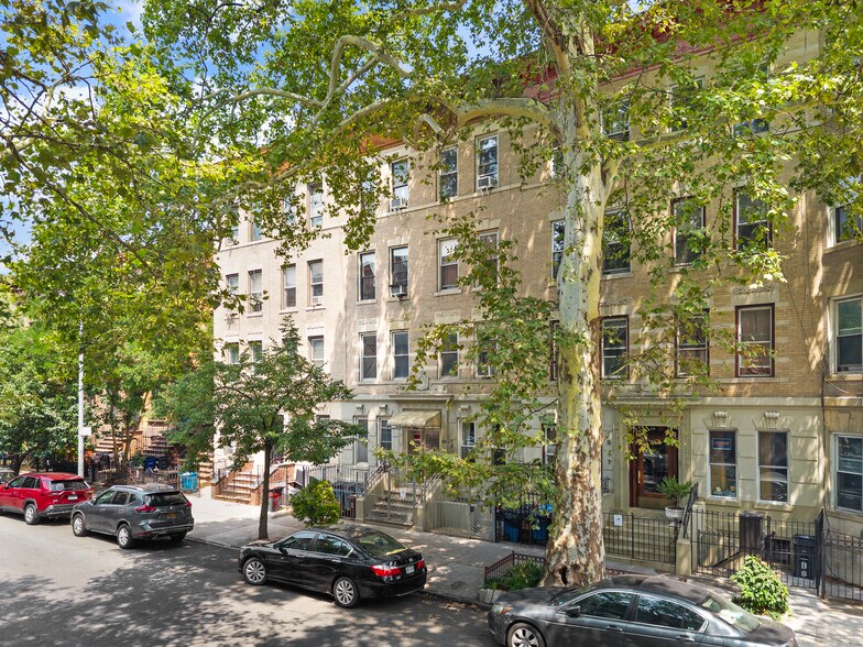 1355 Pacific St, Brooklyn, NY à vendre - Photo de l’immeuble – Image 3 sur 18