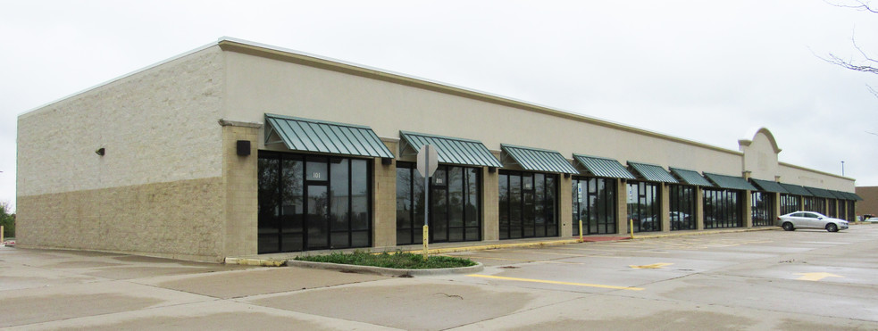 2200 Westgate Dr, Bloomington, IL à louer - Photo de l’immeuble – Image 2 sur 16