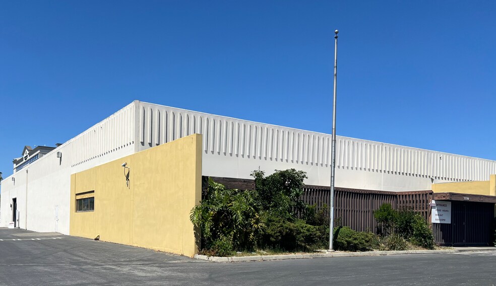 3550 Thomas Rd, Santa Clara, CA à louer - Photo de l’immeuble – Image 1 sur 5