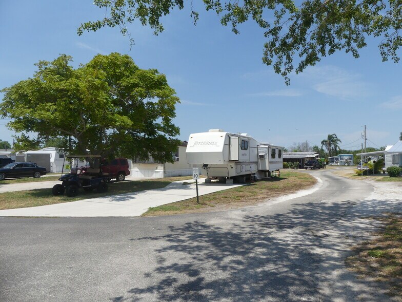8791 FL-78 Hwy, Okeechobee, FL à vendre - Photo de l’immeuble – Image 2 sur 15