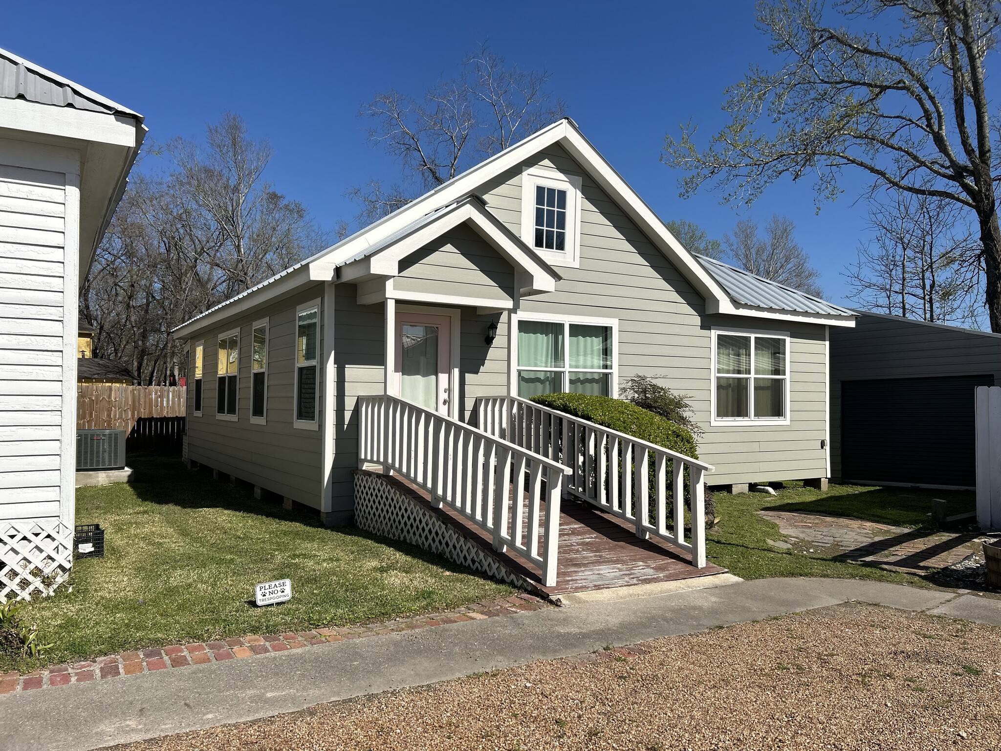419 Gentry St, Spring, TX à louer Photo de l’immeuble– Image 1 sur 7