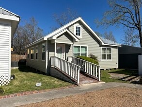 419 Gentry St, Spring, TX à louer Photo de l’immeuble– Image 1 sur 7