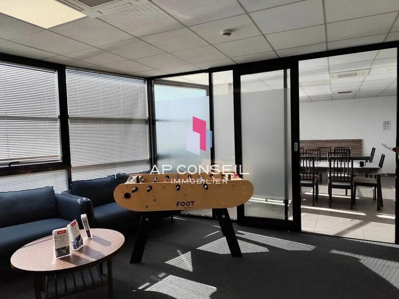 Bureau dans Élancourt à louer - Photo intérieure – Image 3 sur 7