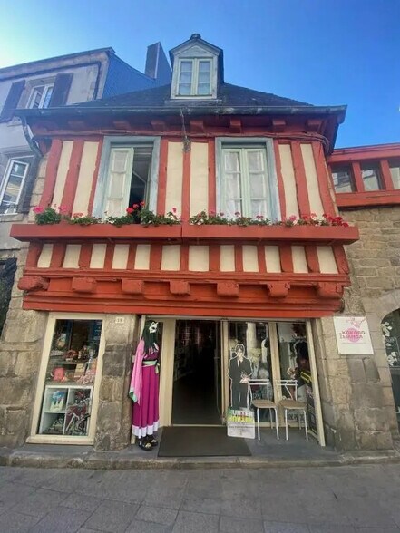Local commercial dans Quimper à louer - Photo de l’immeuble – Image 1 sur 2