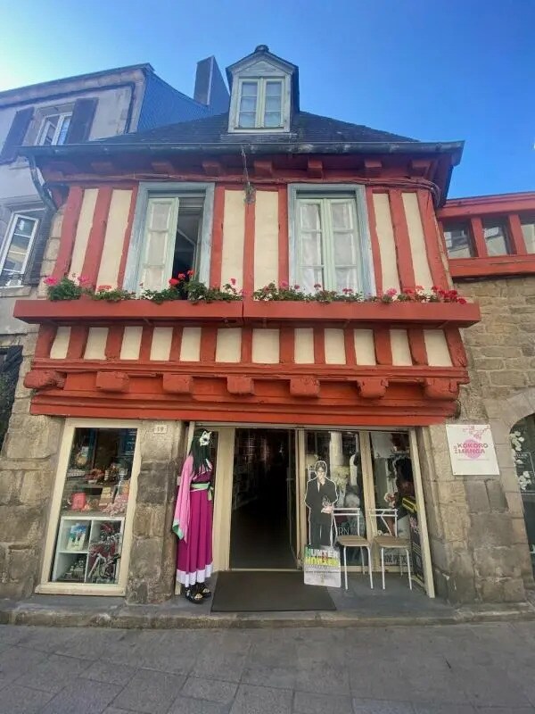Local commercial dans Quimper à louer Photo de l’immeuble– Image 1 sur 3