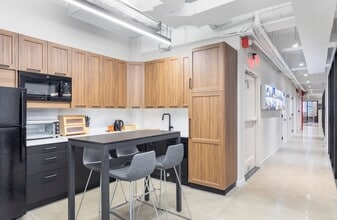 307 Fifth Ave, New York, NY à louer Photo intérieure– Image 1 sur 6