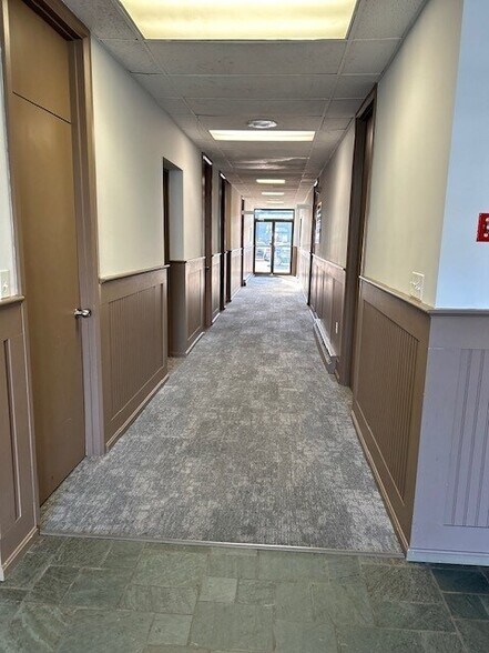 497 Main St, Ansonia, CT à louer - Photo de l’immeuble – Image 2 sur 8