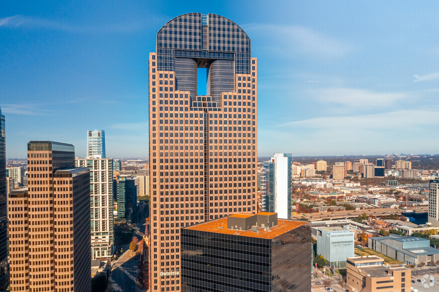 2200 Ross Ave, Dallas, TX à louer - Photo de l’immeuble – Image 2 sur 4
