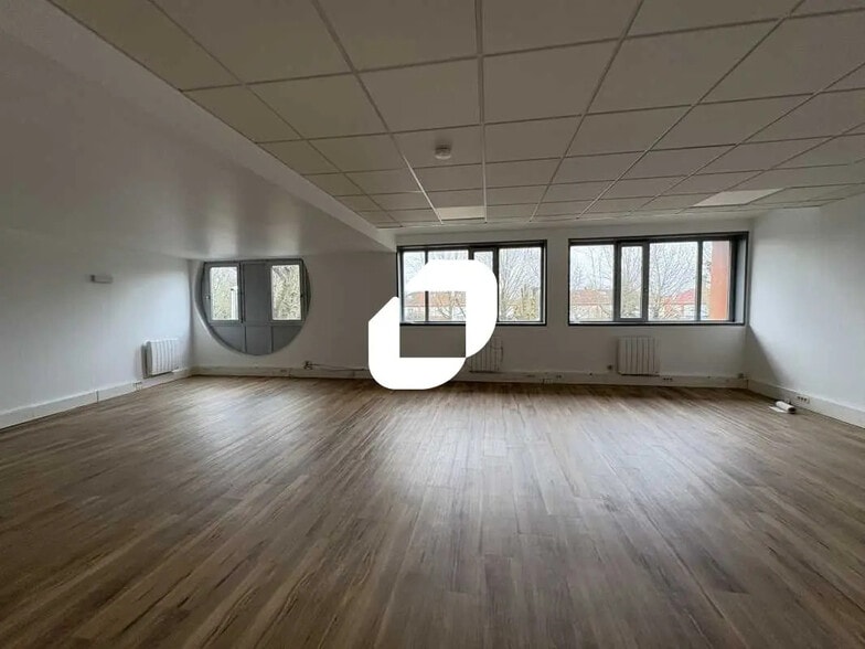 21 Rue Jacques Cartier, Voisins-le-Bretonneux à louer - Photo de l’immeuble – Image 2 sur 14