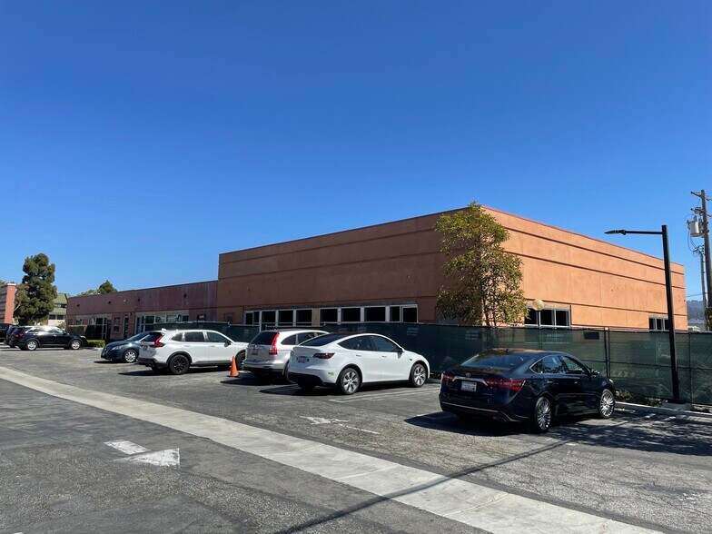 23365 Hawthorne Blvd, Torrance, CA à louer - Photo de l’immeuble – Image 2 sur 19