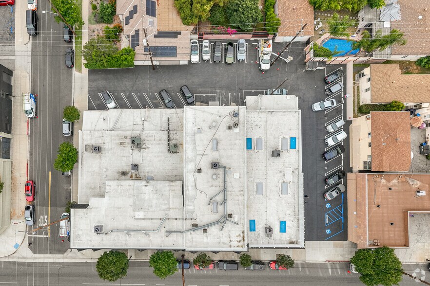 203-215 N Victory Blvd, Burbank, CA à louer - Photo de l’immeuble – Image 1 sur 29