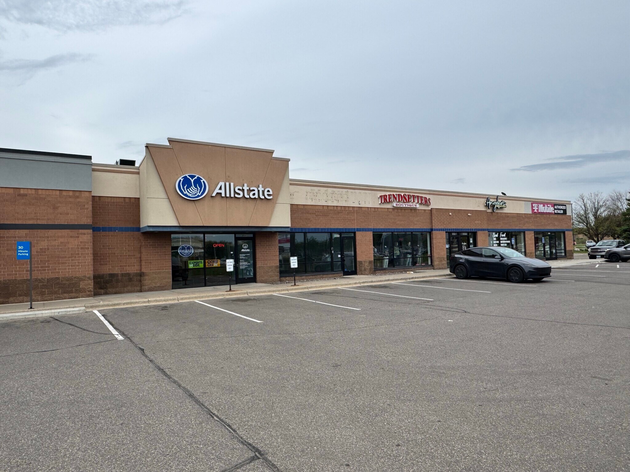 8065-8069 Brooklyn Blvd, Brooklyn Park, MN à louer Photo de l’immeuble– Image 1 sur 7