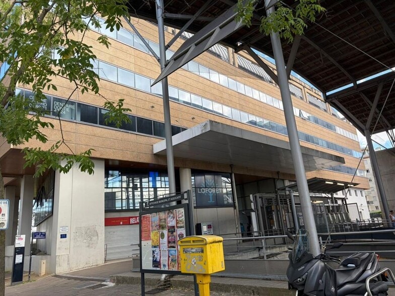 2 Rue Du Lendemain, Cergy à louer - Photo de l’immeuble – Image 3 sur 12