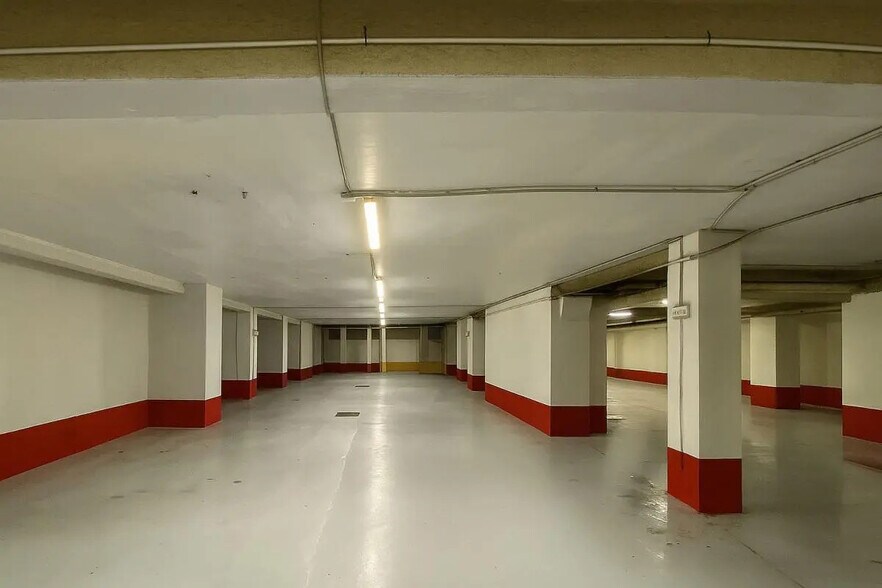 Local d’activités dans Paris à louer - Photo de l’immeuble – Image 2 sur 6