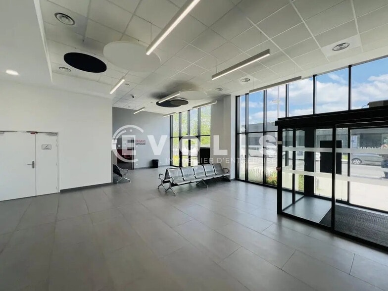 4 Rue Galilée, Champs-sur-Marne à louer - Photo de l’immeuble – Image 3 sur 12