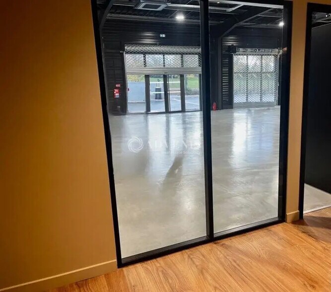 Local commercial dans Saint-Cyr-sur-Loire à louer - Photo intérieure – Image 3 sur 5