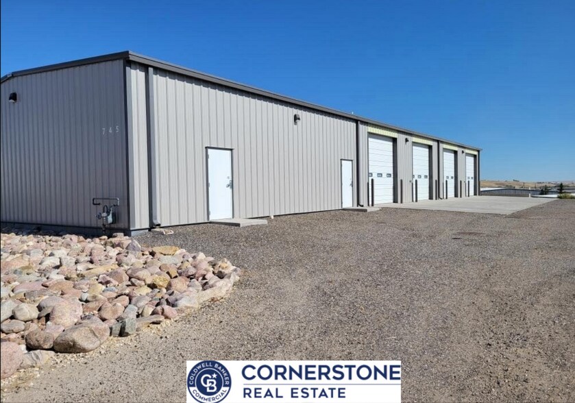 745 Foster rd, Casper, WY à louer - Photo de l’immeuble – Image 1 sur 6