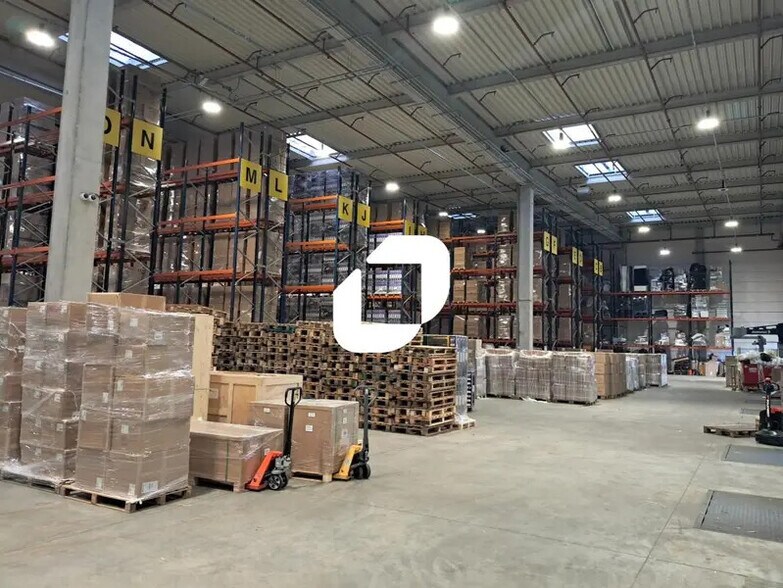 Industriel/Logistique dans Compans à louer - Photo de l’immeuble – Image 2 sur 8