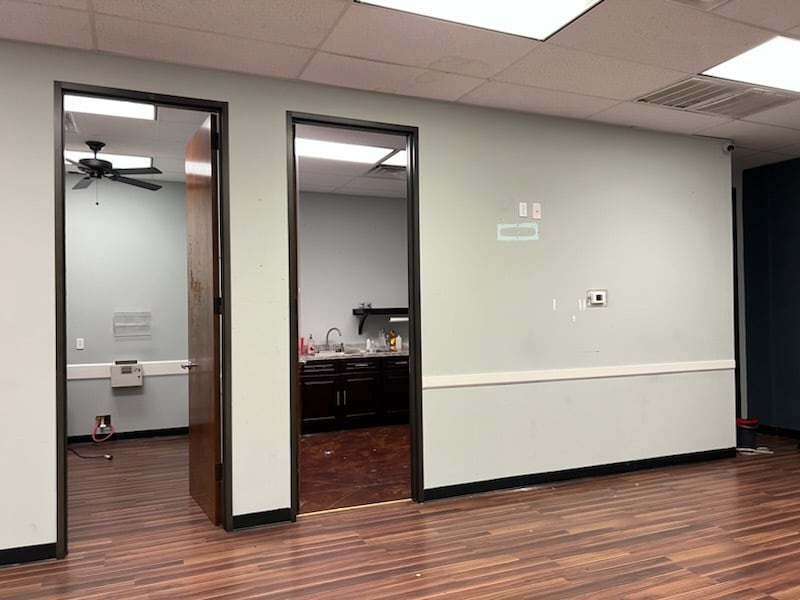 9025 N Sam Houston Pky E, Humble, TX à vendre Photo intérieure– Image 1 sur 3