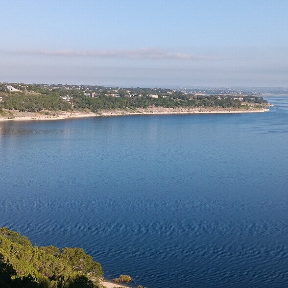 1390 O C Trout Dr. dr, Canyon Lake, TX à vendre - Photo de l’immeuble – Image 1 sur 3