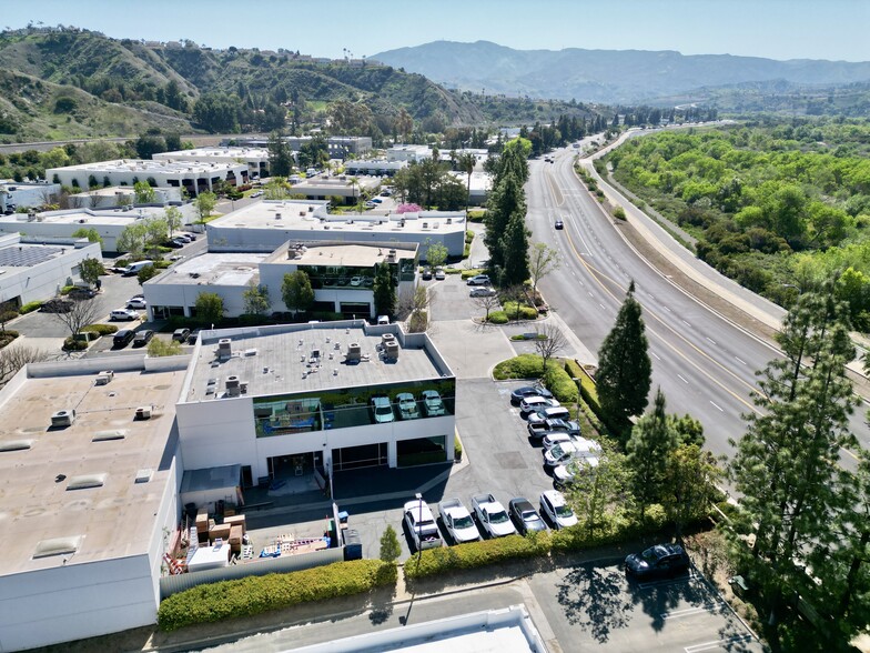 22405 La Palma Ave, Yorba Linda, CA à vendre - Photo de l’immeuble – Image 2 sur 22