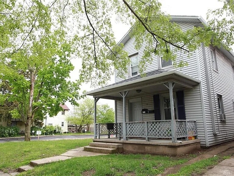 12 E Main St, West Carrollton, OH à vendre - Photo de l’immeuble – Image 2 sur 3