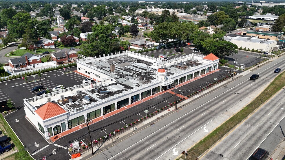 350 S Broadway, Hicksville, NY à louer - Photo de l’immeuble – Image 2 sur 13