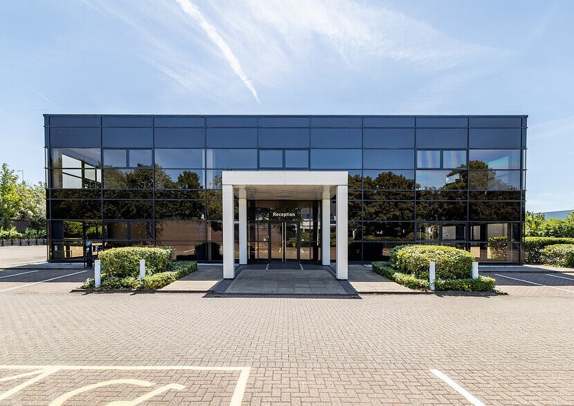 3 Precedent Dr, Milton Keynes à louer - Photo de l’immeuble – Image 1 sur 12