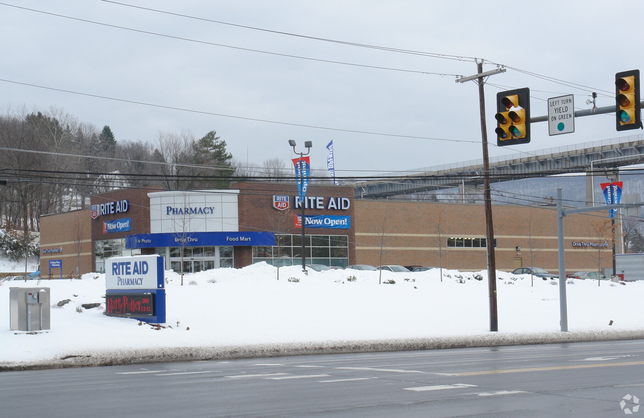 1050 Northern Blvd, Clarks Summit, PA à louer Photo principale– Image 1 sur 5