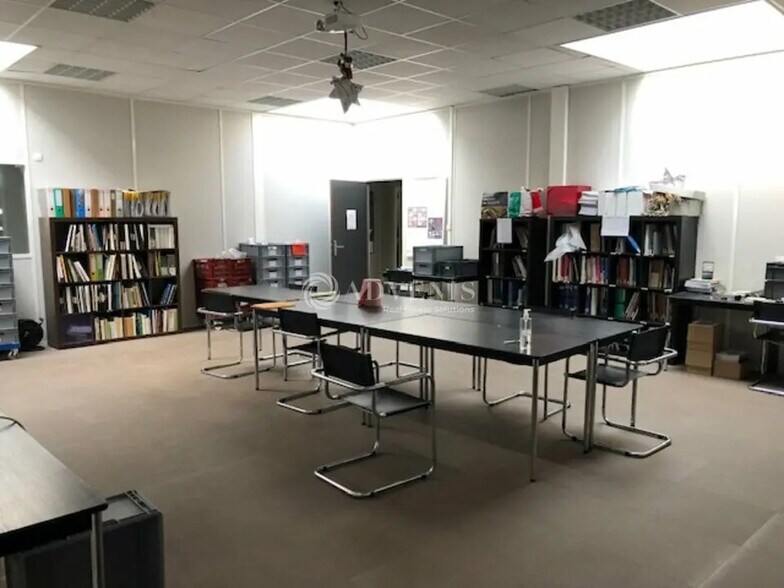 Bureau dans Saint-Avertin à louer - Photo de l’immeuble – Image 1 sur 7