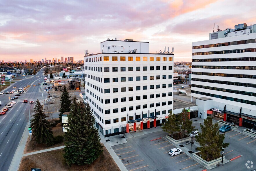 5920 & 5940 Macleod Trl SW, Calgary, AB à louer - Photo de l’immeuble – Image 2 sur 18