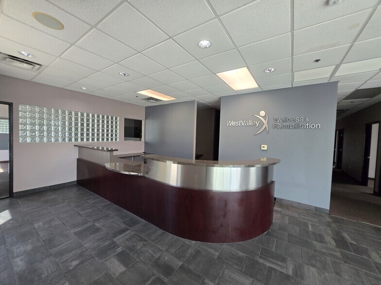 9150 W Indian School Rd, Phoenix, AZ à vendre - Photo intérieure – Image 2 sur 7