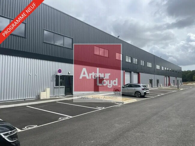 Plus de détails pour Industriel/Logistique à louer