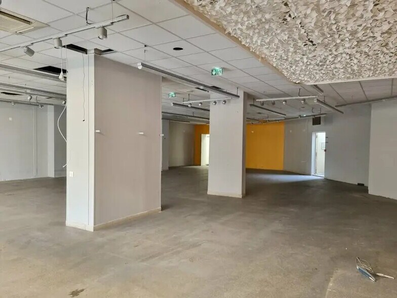 Local commercial dans Saint-Ouen-sur-Seine à vendre - Photo intérieure – Image 2 sur 7