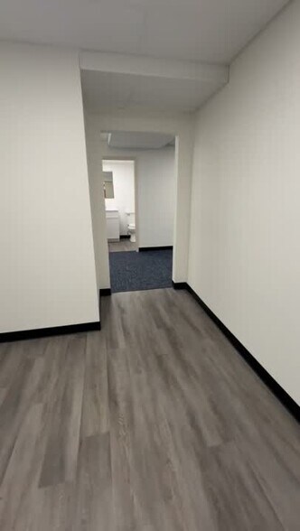 1 Ames Ct, Plainview, NY à louer - Vidéo sur l’annonce professionnelle – Image 3 sur 7
