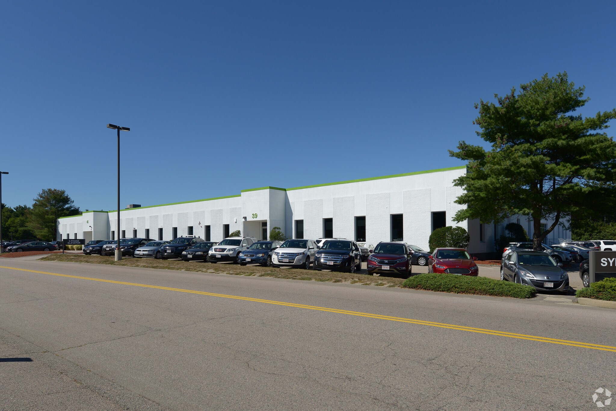 39-41 Brooks Dr, Braintree, MA à louer Photo de l’immeuble– Image 1 sur 5