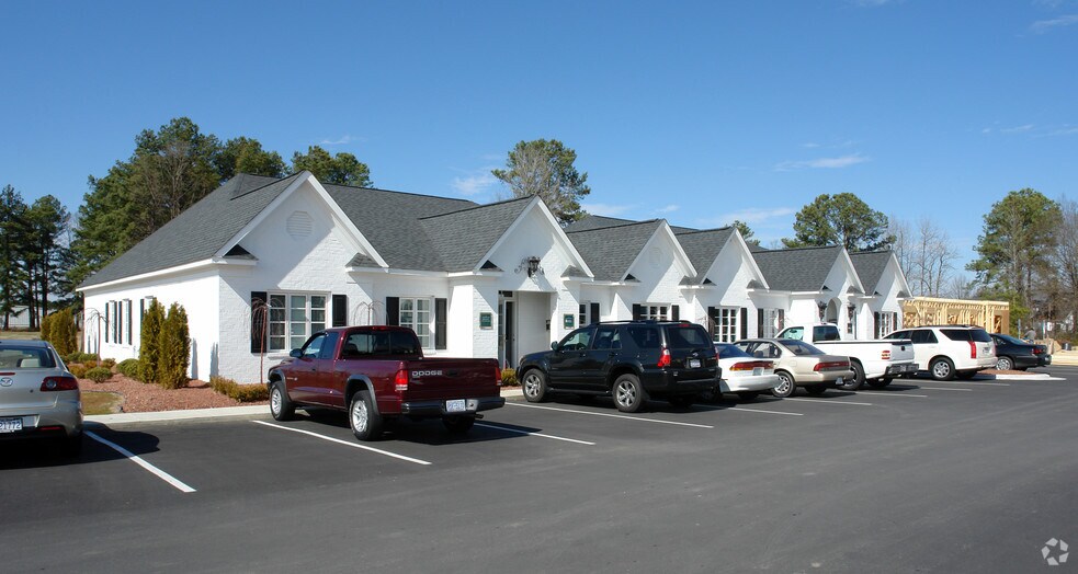 2719 Graves Dr, Goldsboro, NC à louer - Photo de l’immeuble – Image 2 sur 61