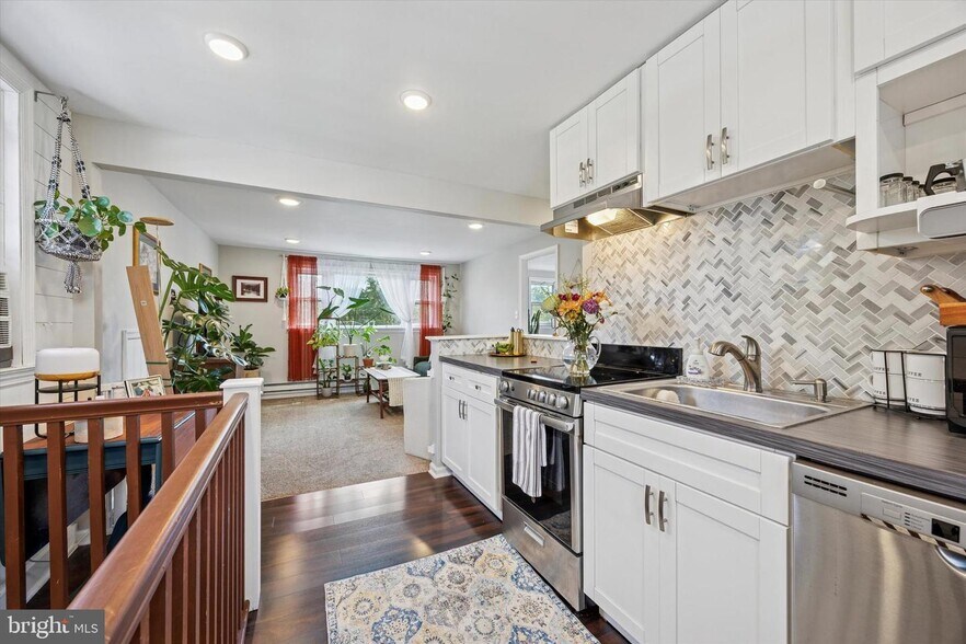 413 N Pine St, Langhorne, PA à vendre - Photo de l’immeuble – Image 3 sur 79