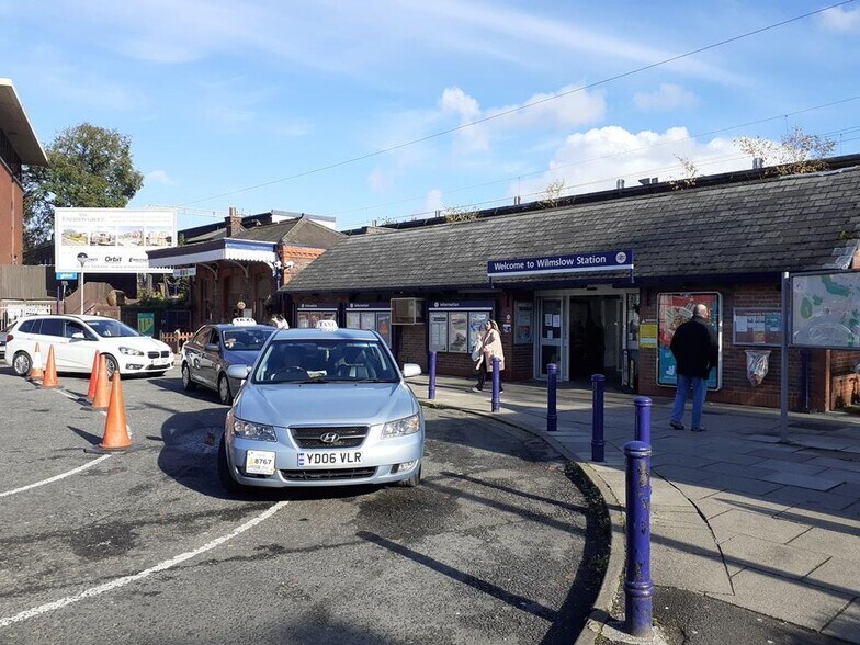 Station Rd, Wilmslow à louer - Photo de l’immeuble – Image 2 sur 8
