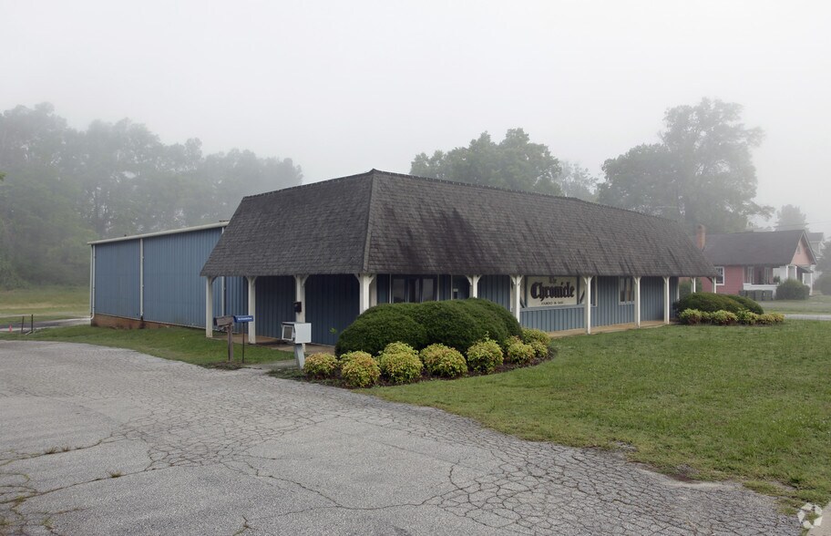 513 N Broad St, Clinton, SC à vendre - Photo principale – Image 1 sur 2