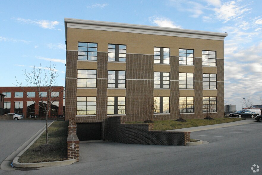 3151 Beaumont Centre Cir, Lexington, KY à louer - Photo de l’immeuble – Image 2 sur 4