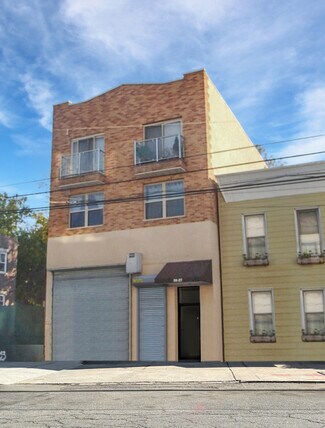 Plus de détails pour 3827 28th St, Long Island City, NY - Local commercial à vendre