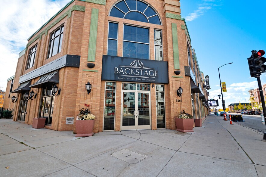 101 S Washington St, Green Bay, WI à louer - Photo principale – Image 1 sur 12