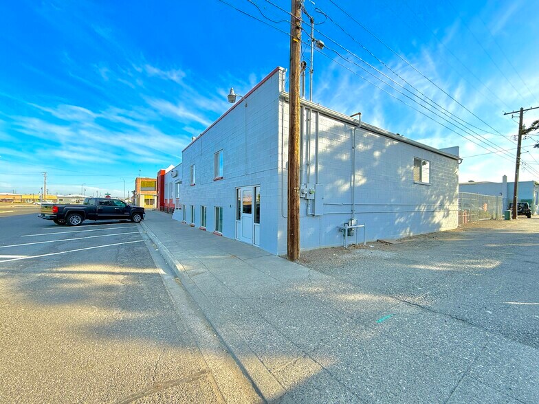 303 W Clark St, Pasco, WA à vendre - Photo de l’immeuble – Image 2 sur 40