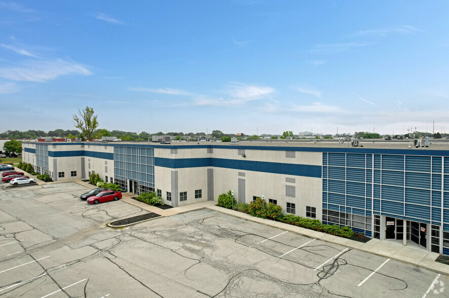 8804 Bash St, Indianapolis, IN à louer - Photo de l’immeuble – Image 2 sur 8