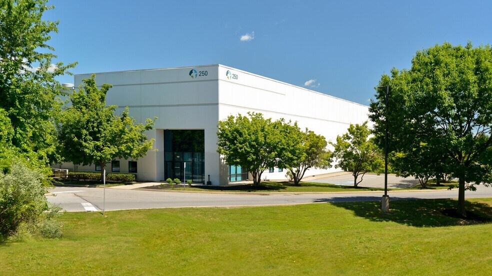 250 Boulder Dr, Breinigsville, PA à louer - Photo de l’immeuble – Image 2 sur 6