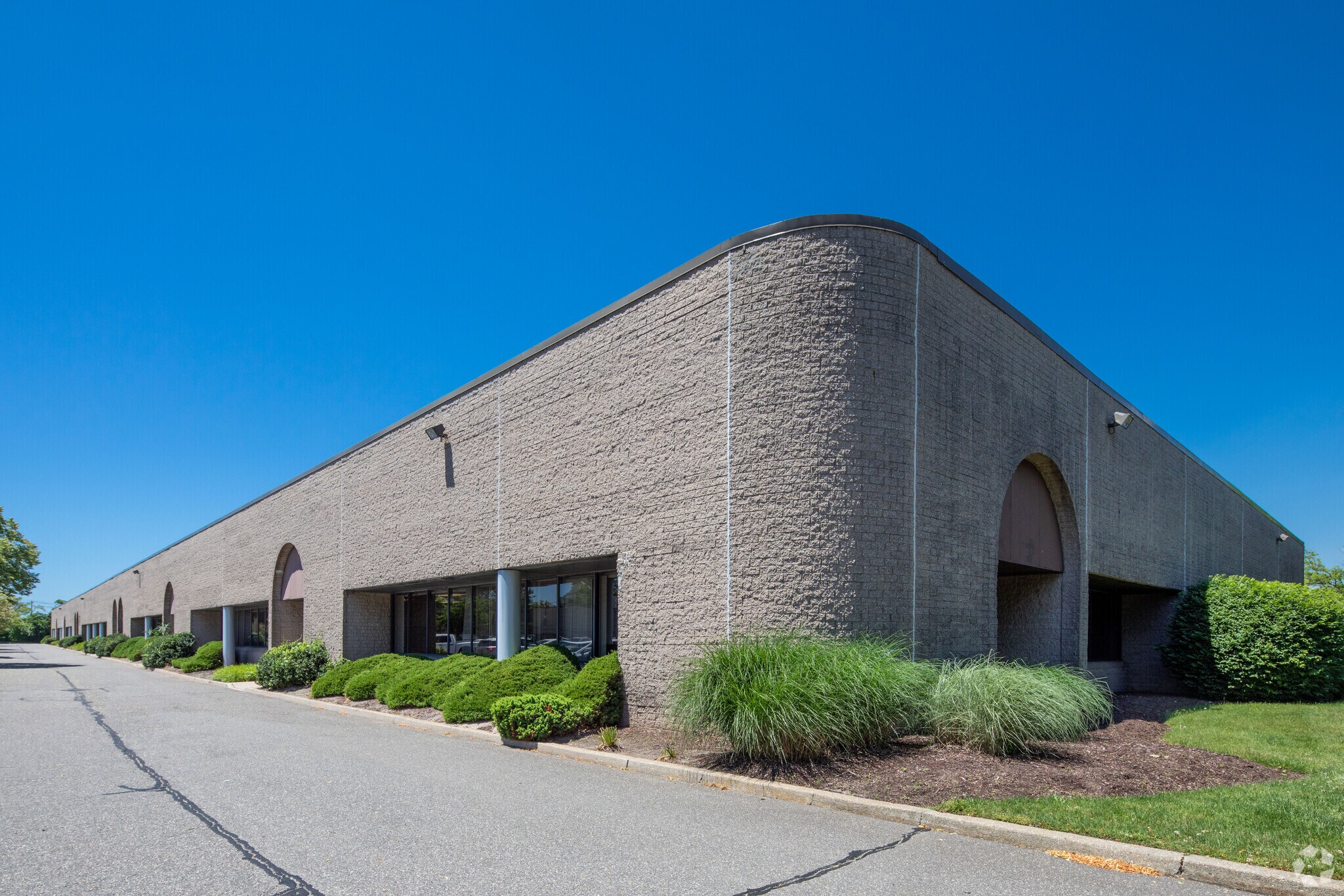 70-130 Sea Ln, Farmingdale, NY à louer Photo principale– Image 1 sur 9